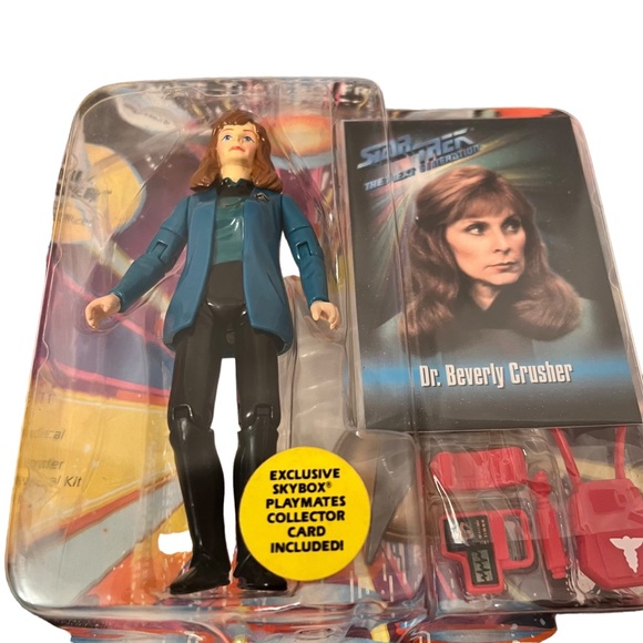 Star Trek The Next Generation Dr. Beverly Crusher - Picture 2 of 3
